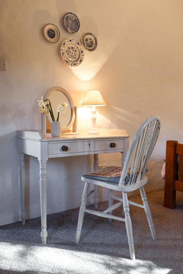 The Snug At Cornish Barn Holidays Truro Ngoại thất bức ảnh