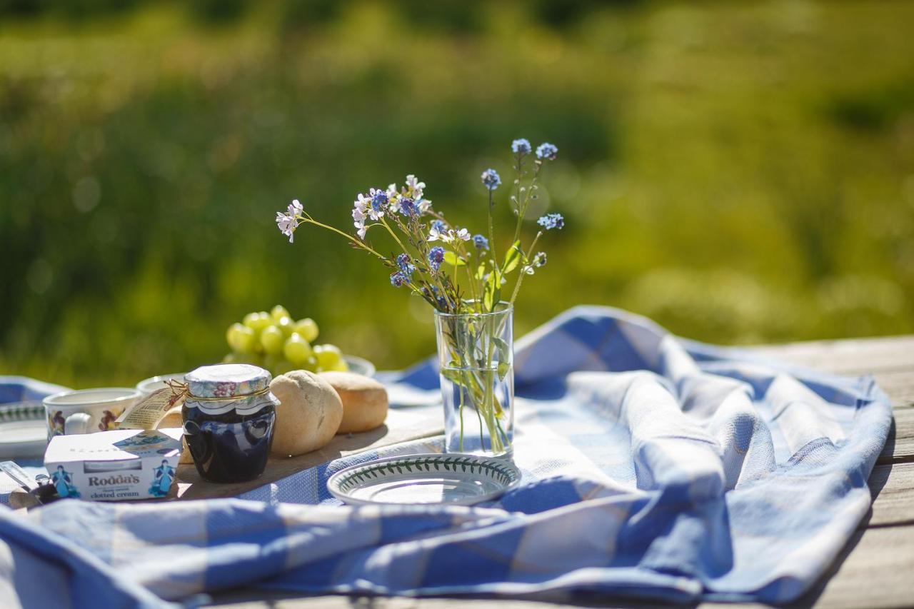The Snug At Cornish Barn Holidays Truro Ngoại thất bức ảnh